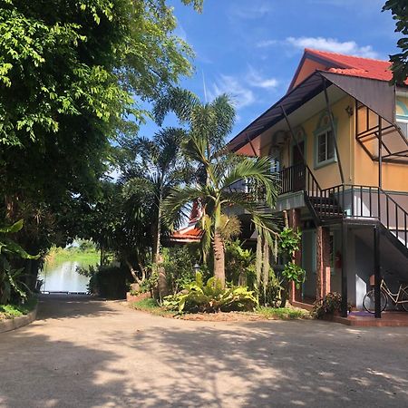 Ruen Thai Ban Rim Nam Кампхэнгпхет Экстерьер фото
