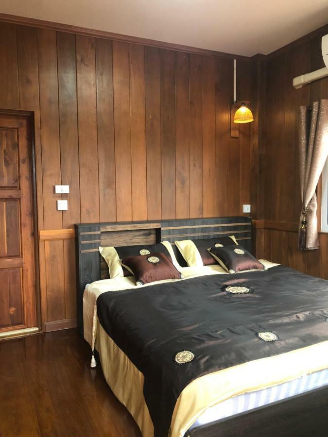 Ruen Thai Ban Rim Nam Кампхэнгпхет Экстерьер фото